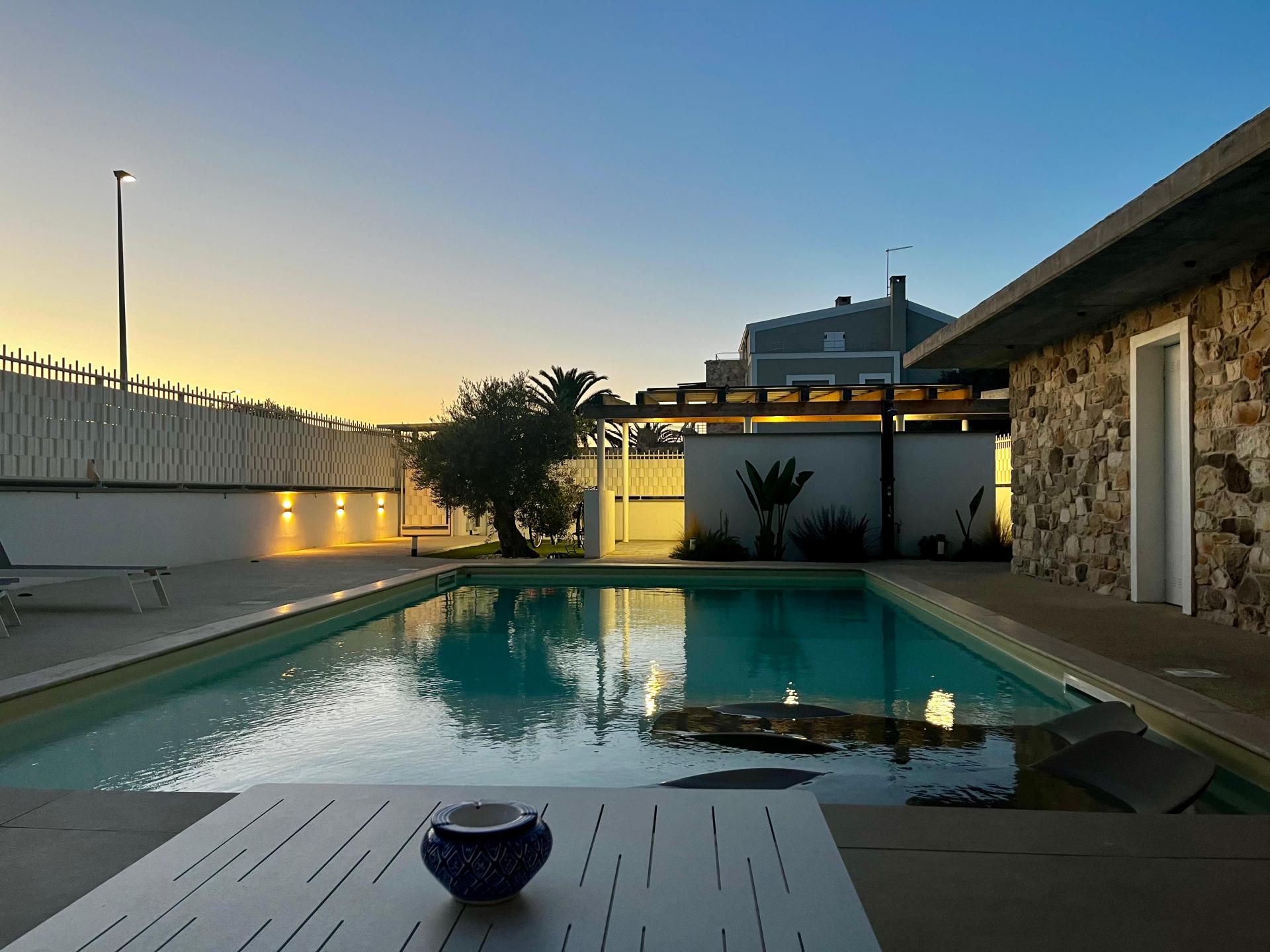 FREGENE – PRESTIGIOSA VILLA DI NUOVA COSTRUZIONE CON PISCINA • VISTA MARE • CLASSE A4 RIF. V/100