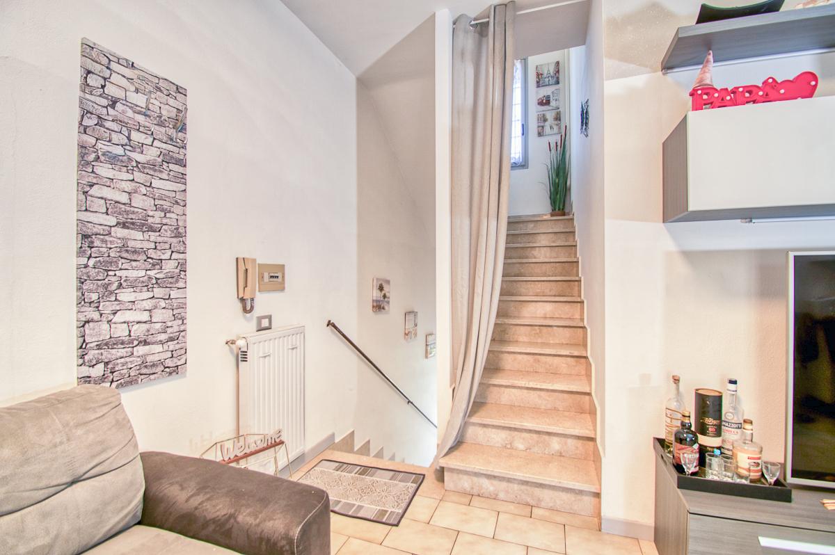FREGENE VILLINO CON GIARDINETTO E TERRAZZO IN RESIDENCE RIF. AE/30