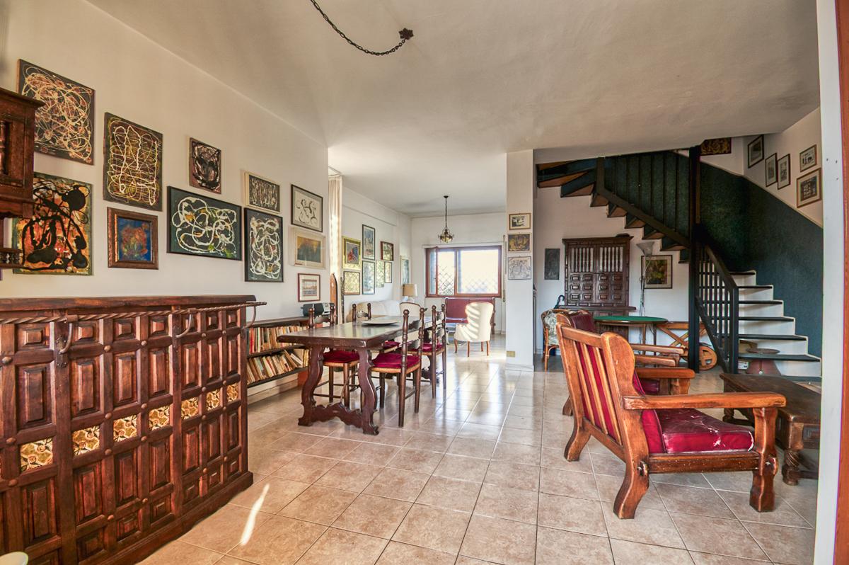 FREGENE VICINO MARE VILLA QUADRIFAMILIARE CON GIARDINO E TERRAZZO RIF. V/70