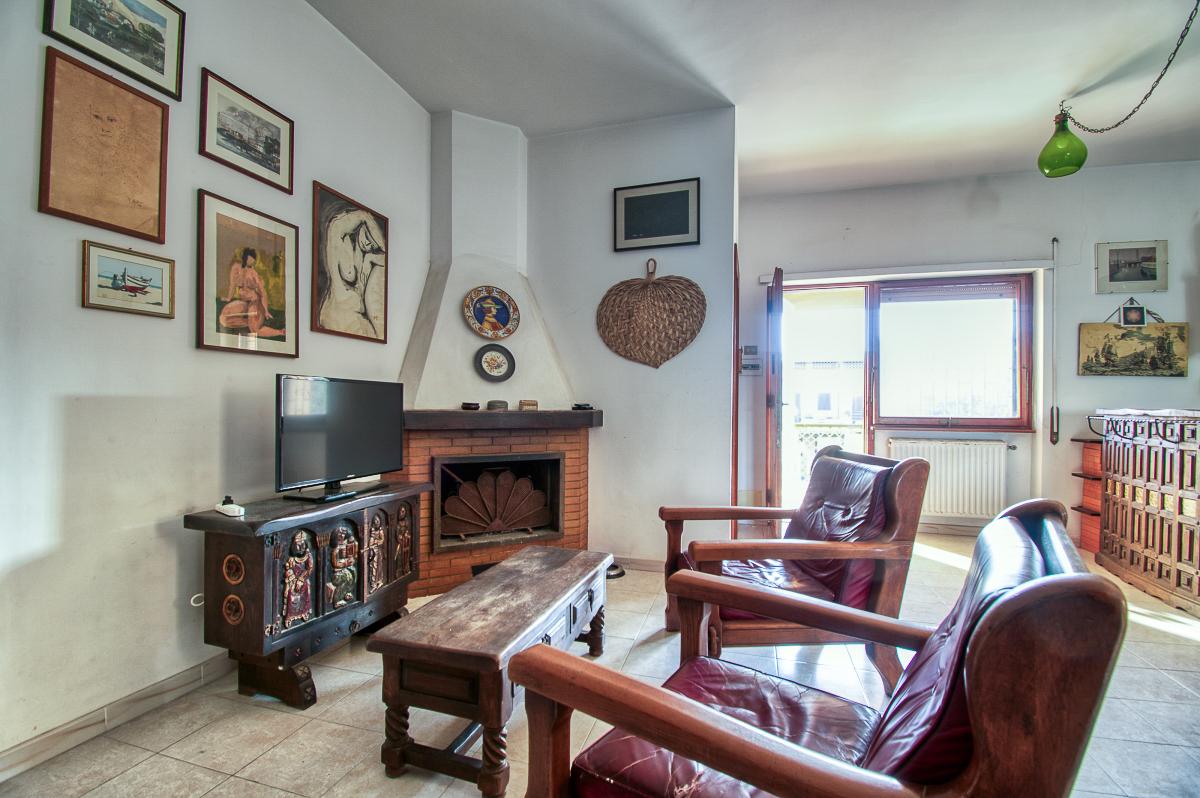 FREGENE VICINO MARE VILLA QUADRIFAMILIARE CON GIARDINO E TERRAZZO RIF. V/70
