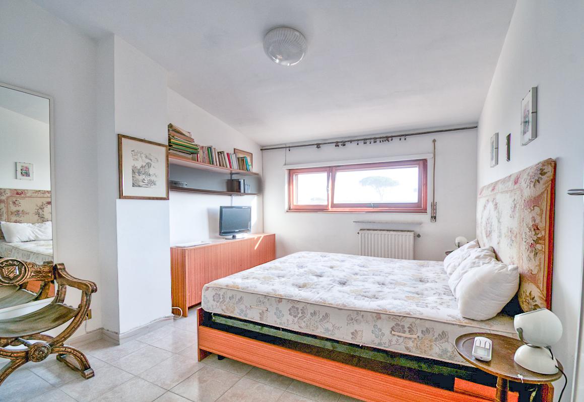 FREGENE VICINO MARE VILLA QUADRIFAMILIARE CON GIARDINO E TERRAZZO RIF. V/70