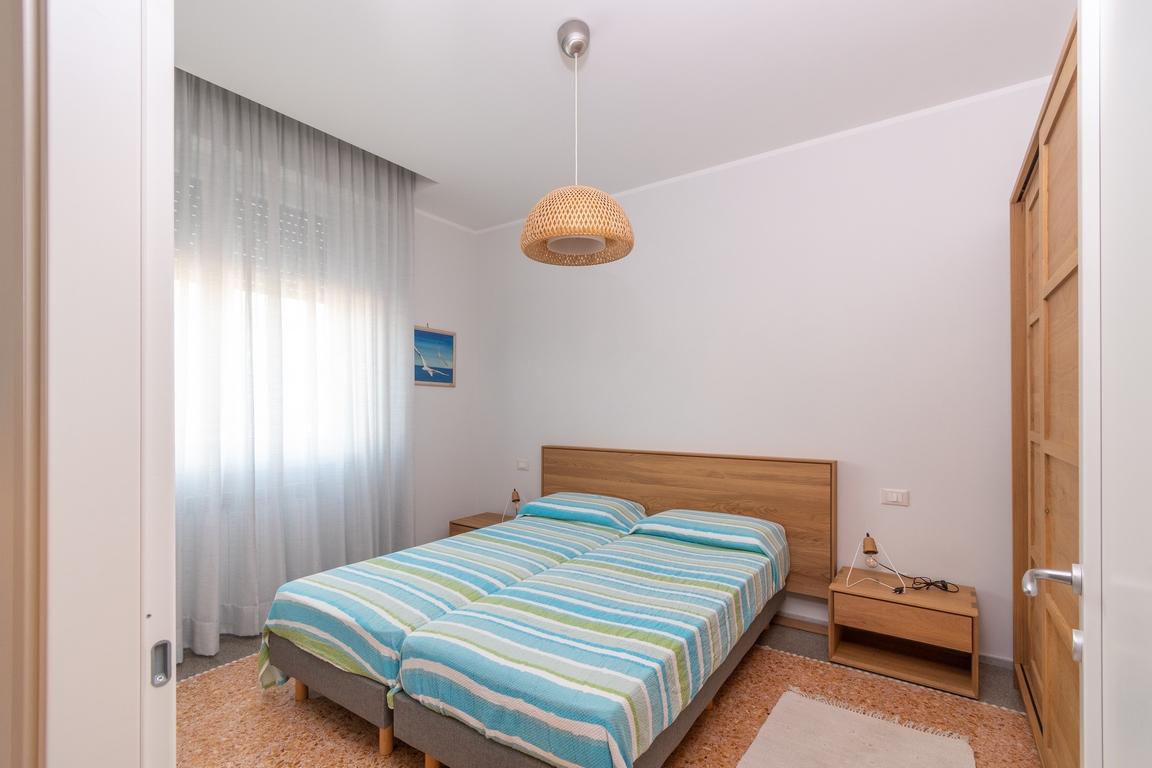 FREGENE CENTRO VILLA RIFINITISSIMA CON GIARDINO RIF. AE/65