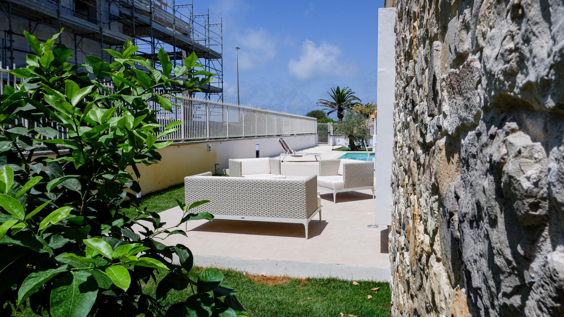 FREGENE – PRESTIGIOSA VILLA DI NUOVA COSTRUZIONE CON PISCINA • VISTA MARE • CLASSE A4 RIF. V/100