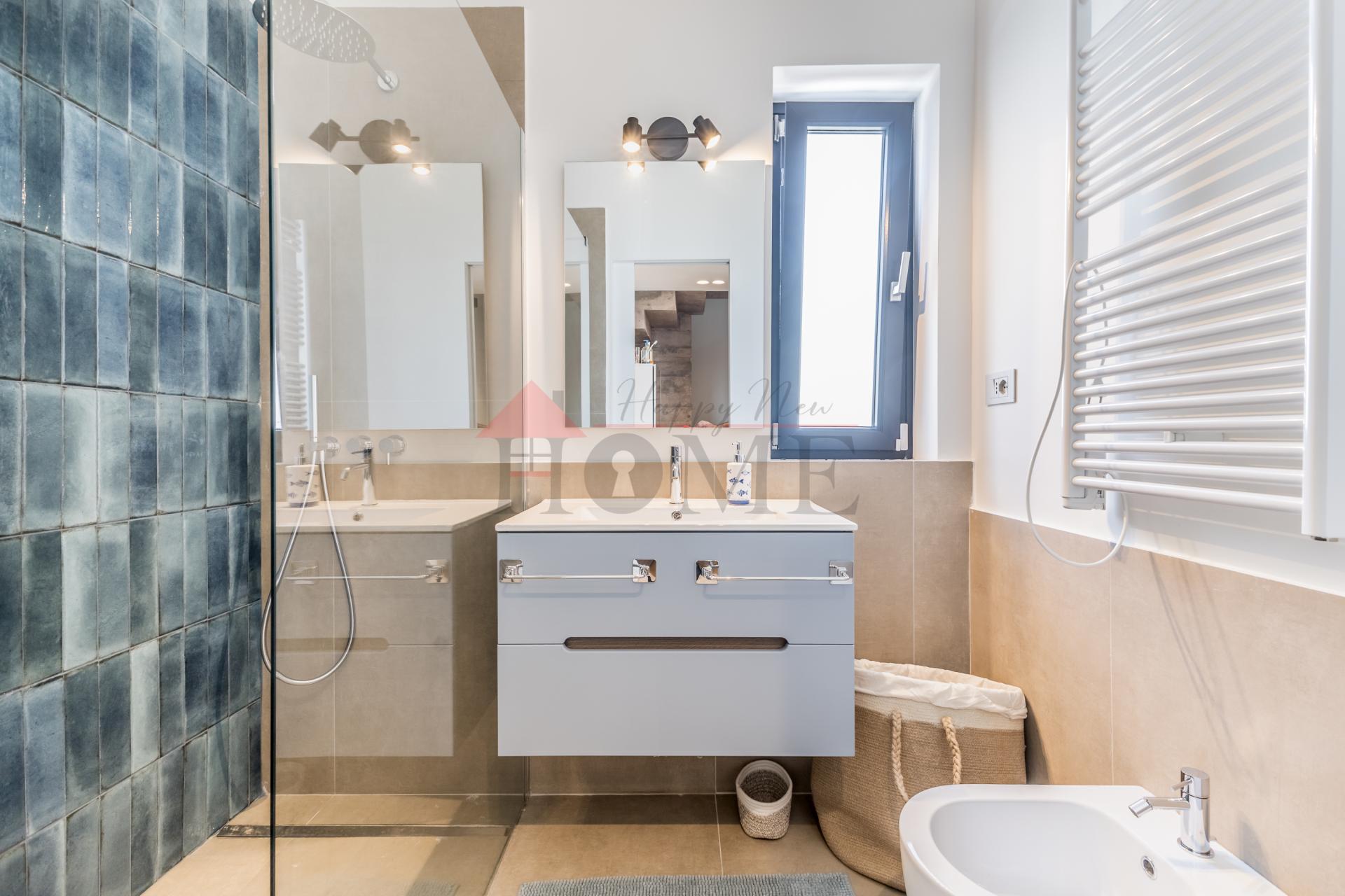 FREGENE – PRESTIGIOSA VILLA DI NUOVA COSTRUZIONE CON PISCINA • VISTA MARE • CLASSE A4 RIF. V/100