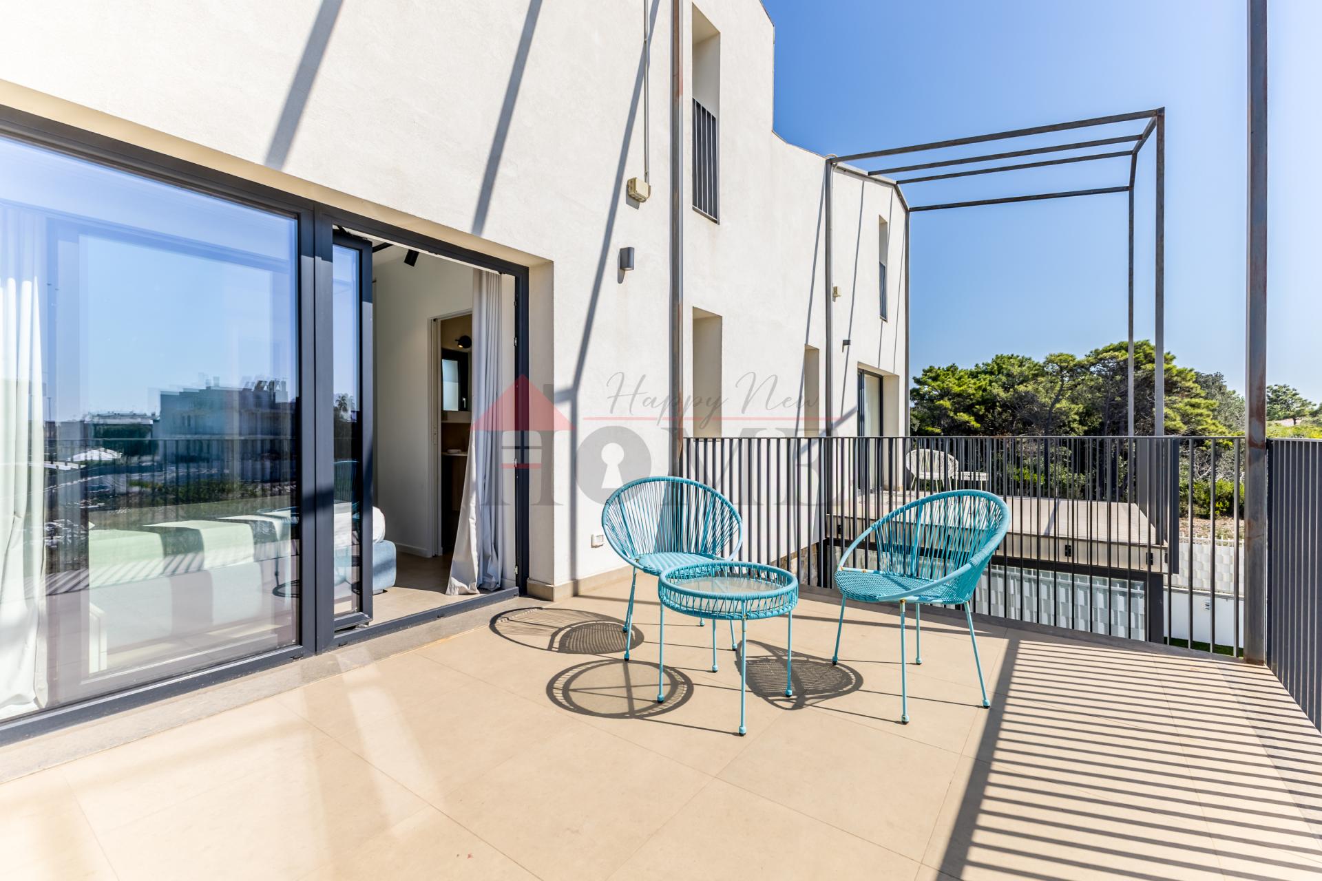 FREGENE – PRESTIGIOSA VILLA DI NUOVA COSTRUZIONE CON PISCINA • VISTA MARE • CLASSE A4 RIF. V/100