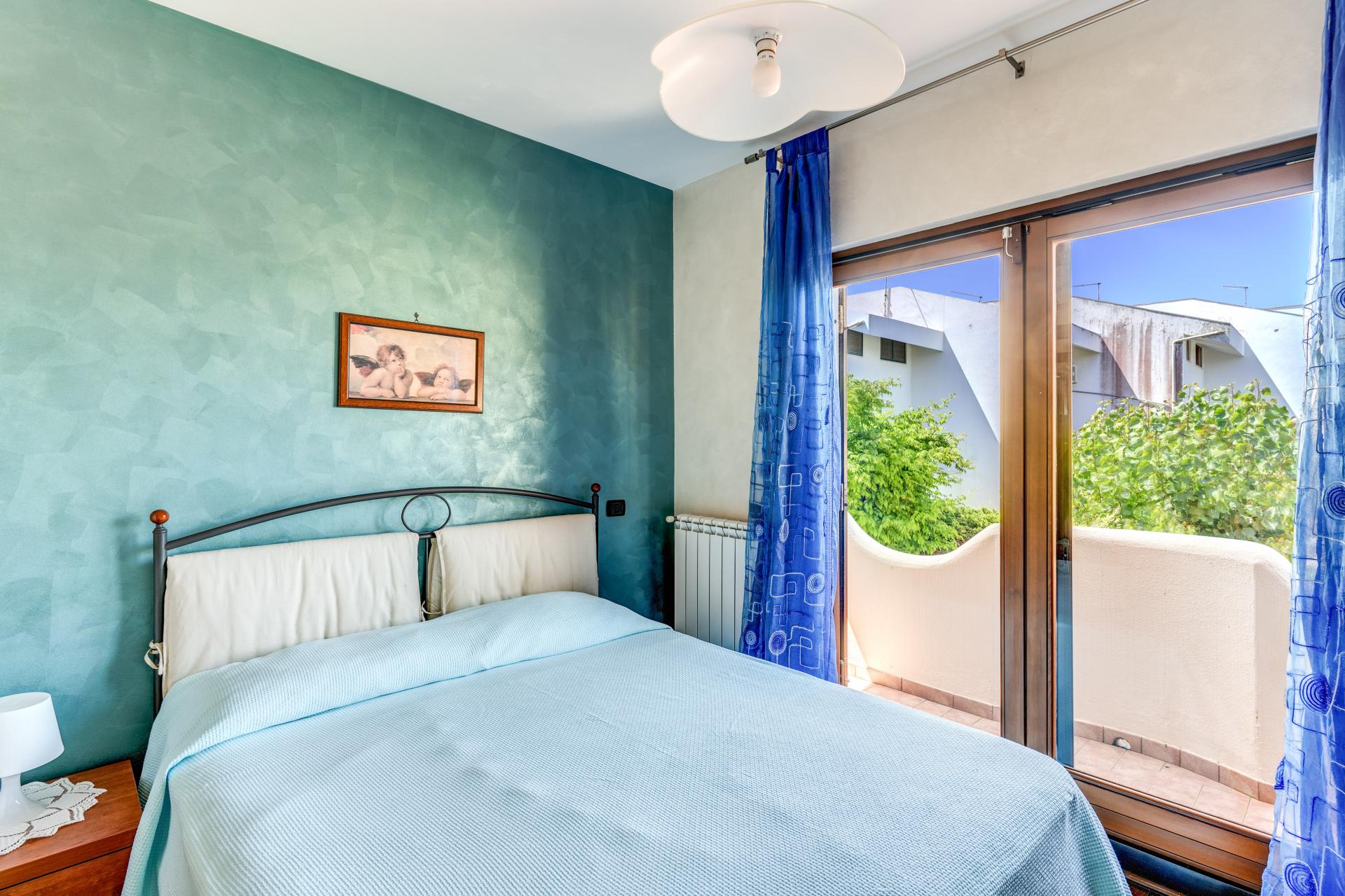 FREGENE CENTRO PRESTIGIOSA VILLA BIFAMILIARE CON GIARDINO E PISCINA RIF. V/80