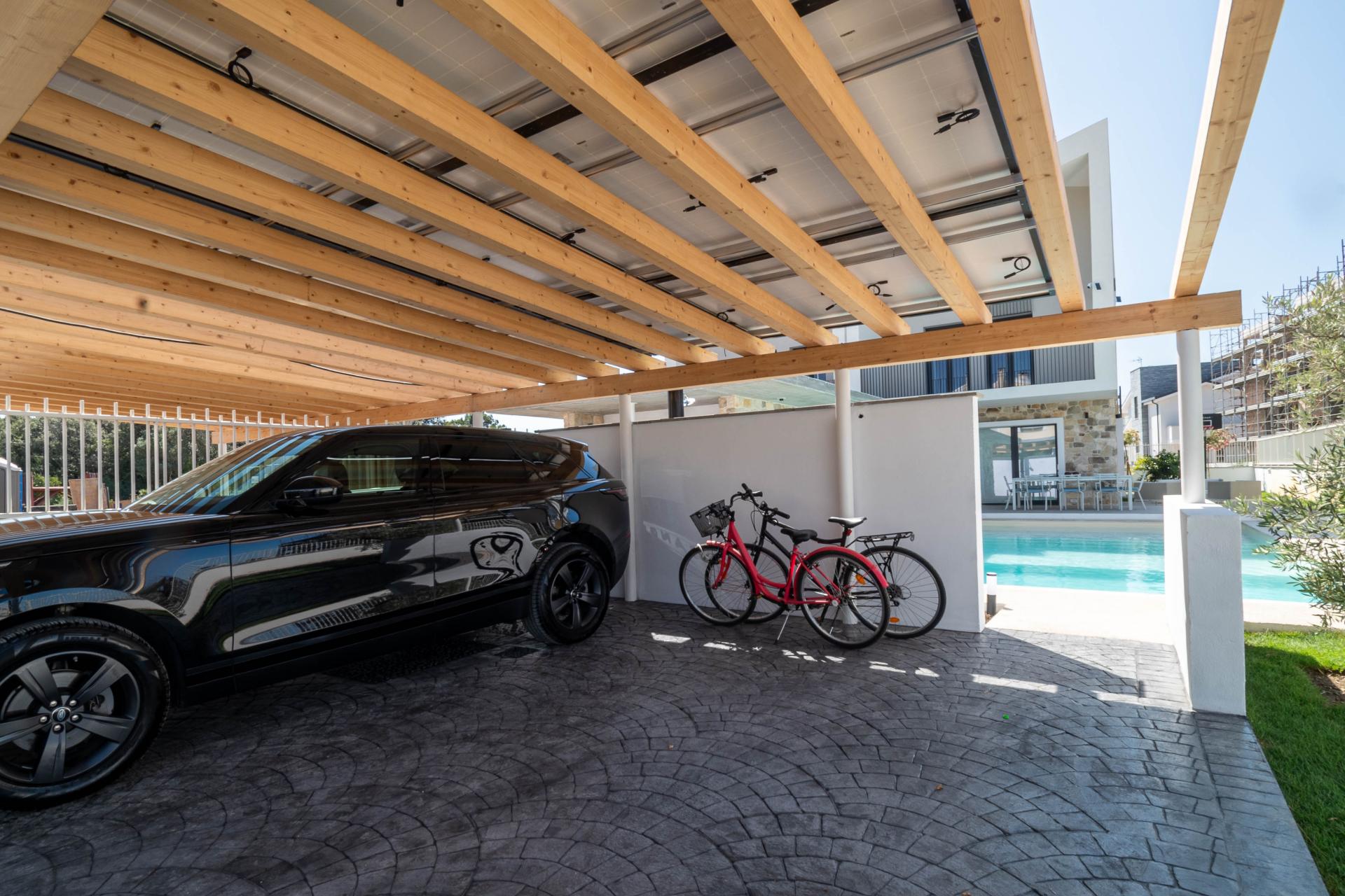FREGENE – PRESTIGIOSA VILLA DI NUOVA COSTRUZIONE CON PISCINA • VISTA MARE • CLASSE A4 RIF. V/100