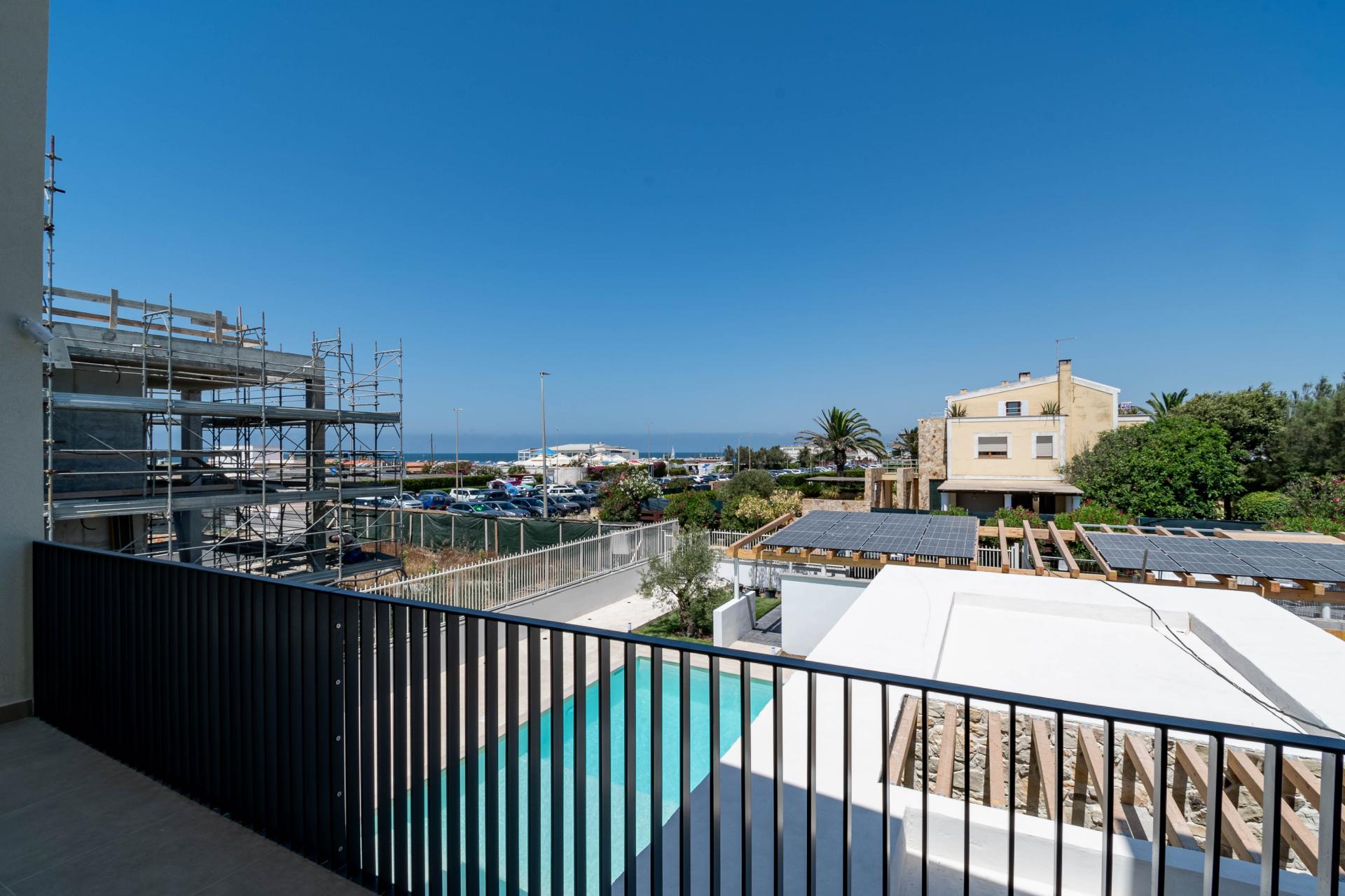 FREGENE – PRESTIGIOSA VILLA DI NUOVA COSTRUZIONE CON PISCINA • VISTA MARE • CLASSE A4 RIF. V/100