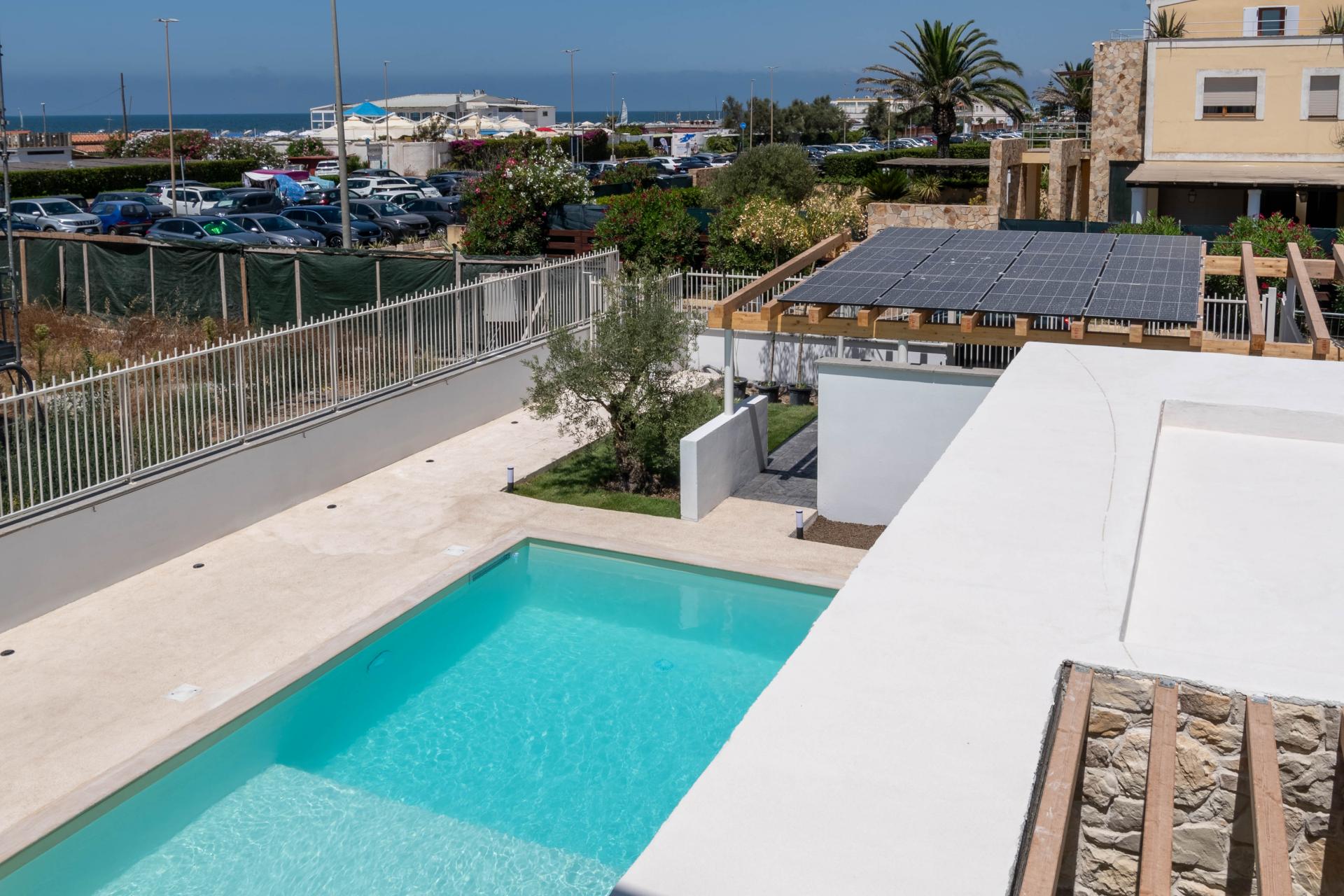 FREGENE – PRESTIGIOSA VILLA DI NUOVA COSTRUZIONE CON PISCINA • VISTA MARE • CLASSE A4 RIF. V/100