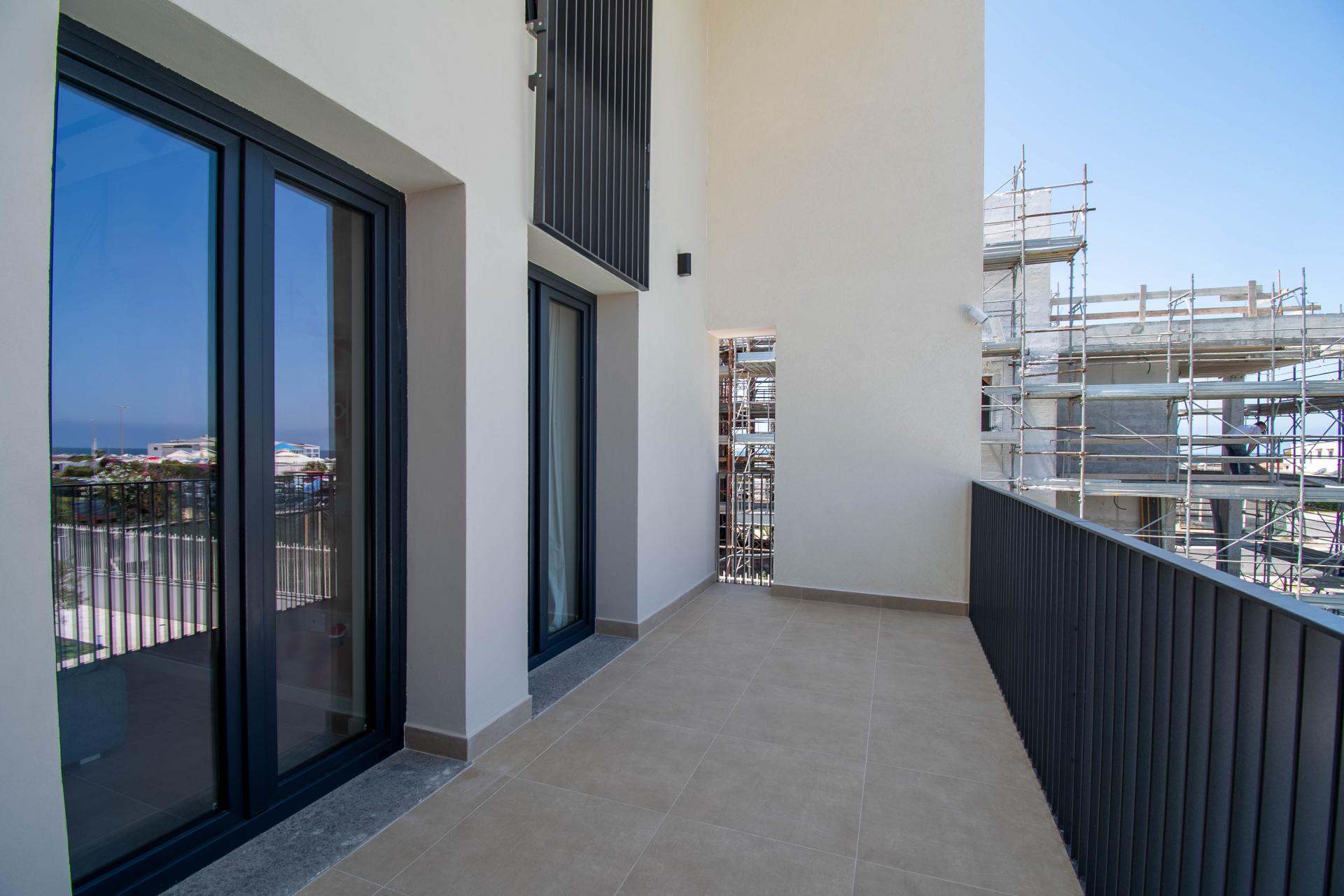 FREGENE – PRESTIGIOSA VILLA DI NUOVA COSTRUZIONE CON PISCINA • VISTA MARE • CLASSE A4 RIF. V/100