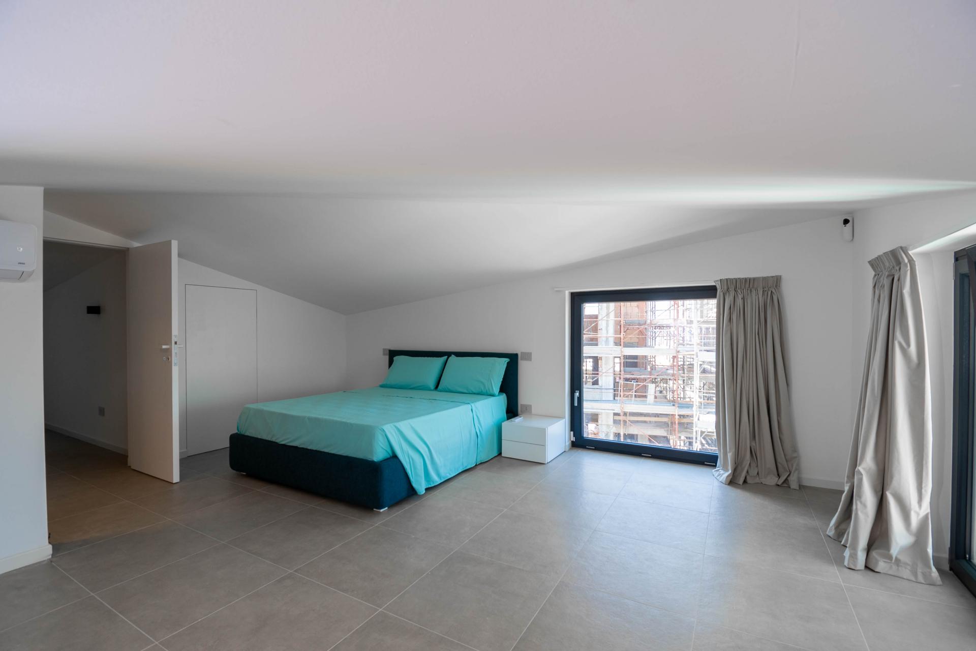 FREGENE – PRESTIGIOSA VILLA DI NUOVA COSTRUZIONE CON PISCINA • VISTA MARE • CLASSE A4 RIF. V/100