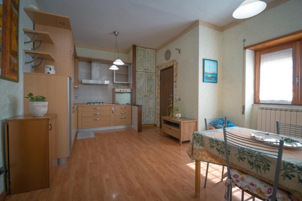 FREGENE NORD APPARTAMENTO UNILIVELLO PIANO TERRA CON BALCONE - RIF. V/60 -