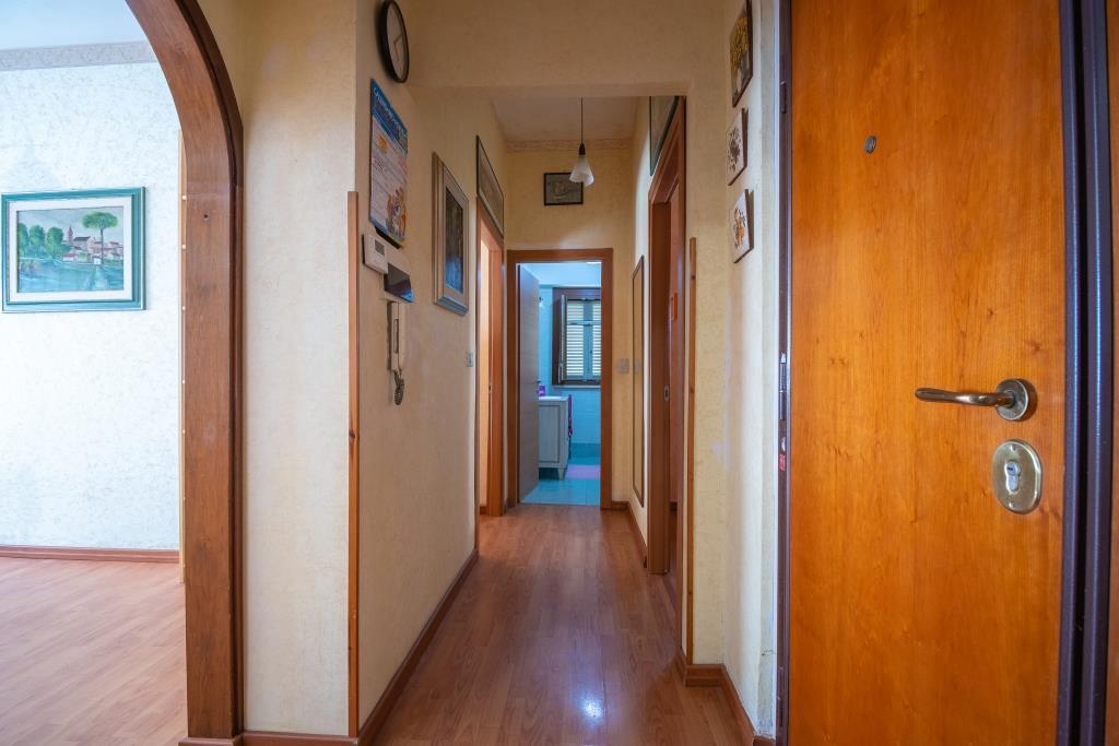 FREGENE NORD APPARTAMENTO UNILIVELLO PIANO TERRA CON BALCONE - RIF. V/60 -