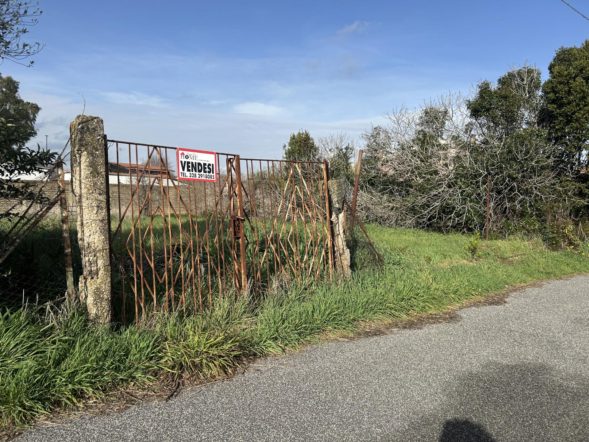 PIANA DEL SOLE VENDESI TERRENO CON ACCESSO SU STRADA RIF. V/110