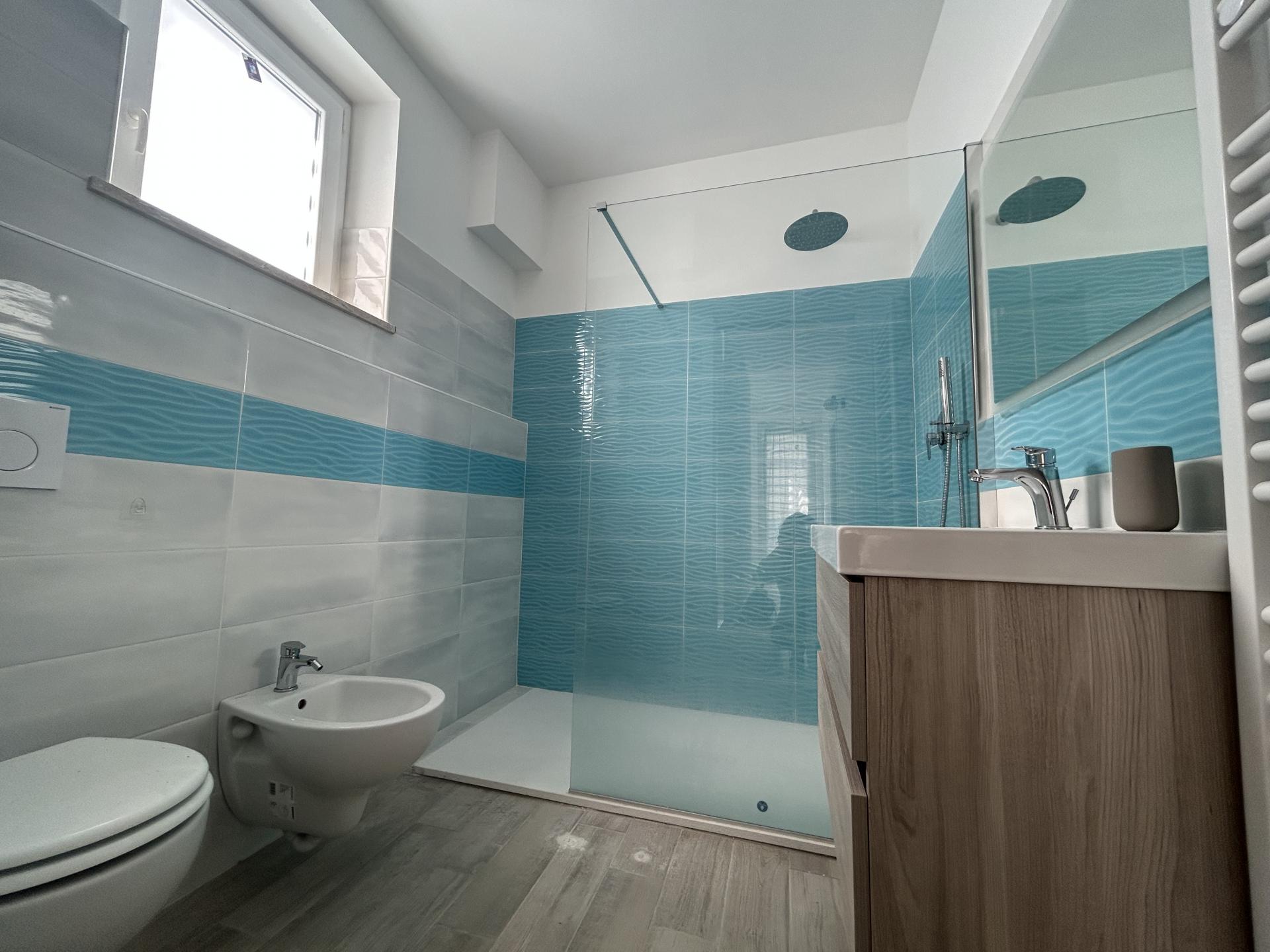 FREGENE CENTRO PRESTIGIOSA VILLA CON GIARDINO E PISCINA RIF. A/85
