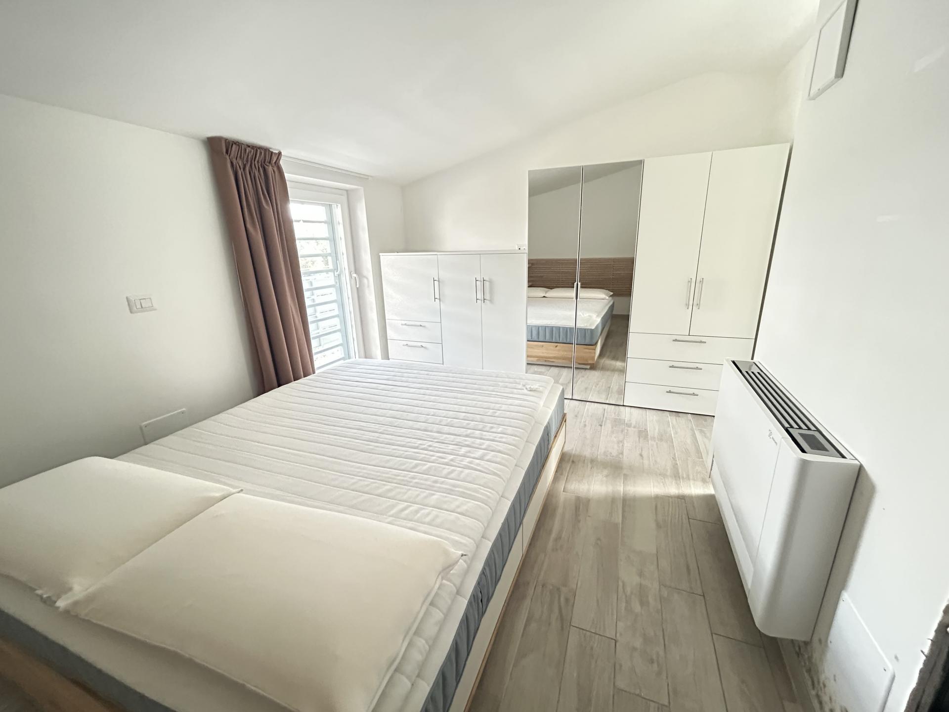 FREGENE CENTRO PRESTIGIOSA VILLA CON GIARDINO E PISCINA RIF. A/85