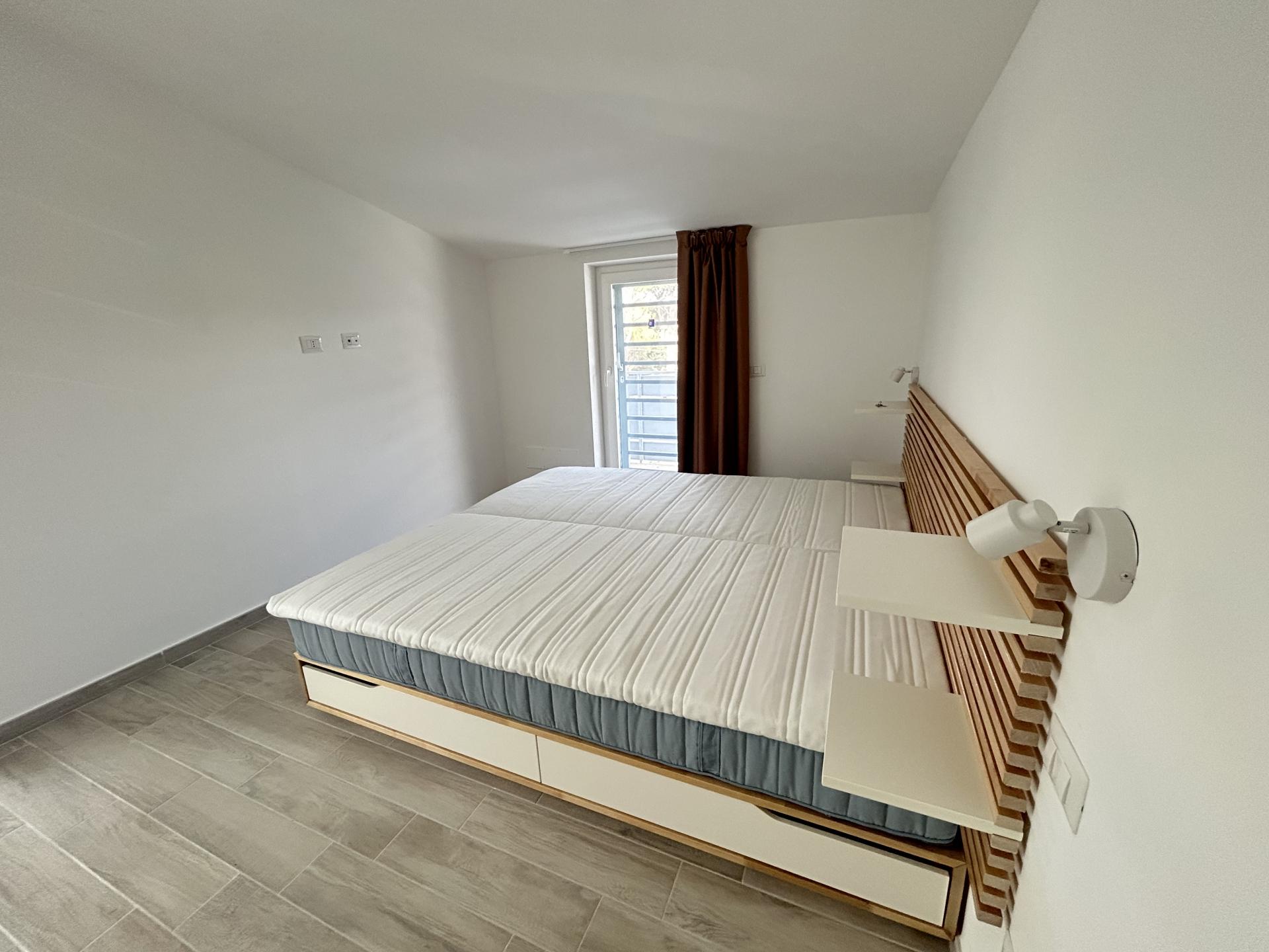 FREGENE CENTRO PRESTIGIOSA VILLA CON GIARDINO E PISCINA RIF. A/85