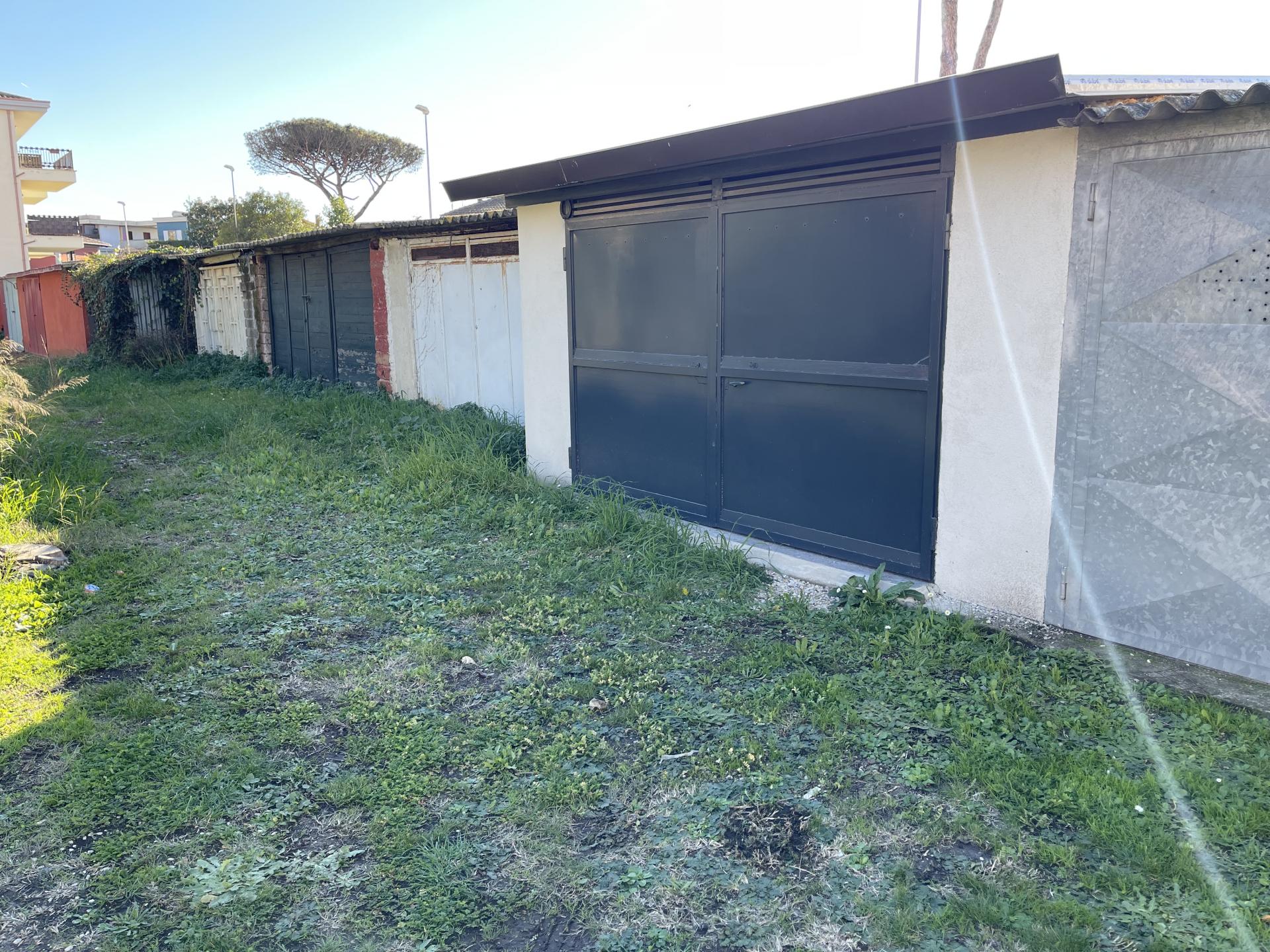 MACCARESE FRONTE STAZIONE MAGAZZINO/BOX AUTO RISTRUTTURATO RIF. V/160