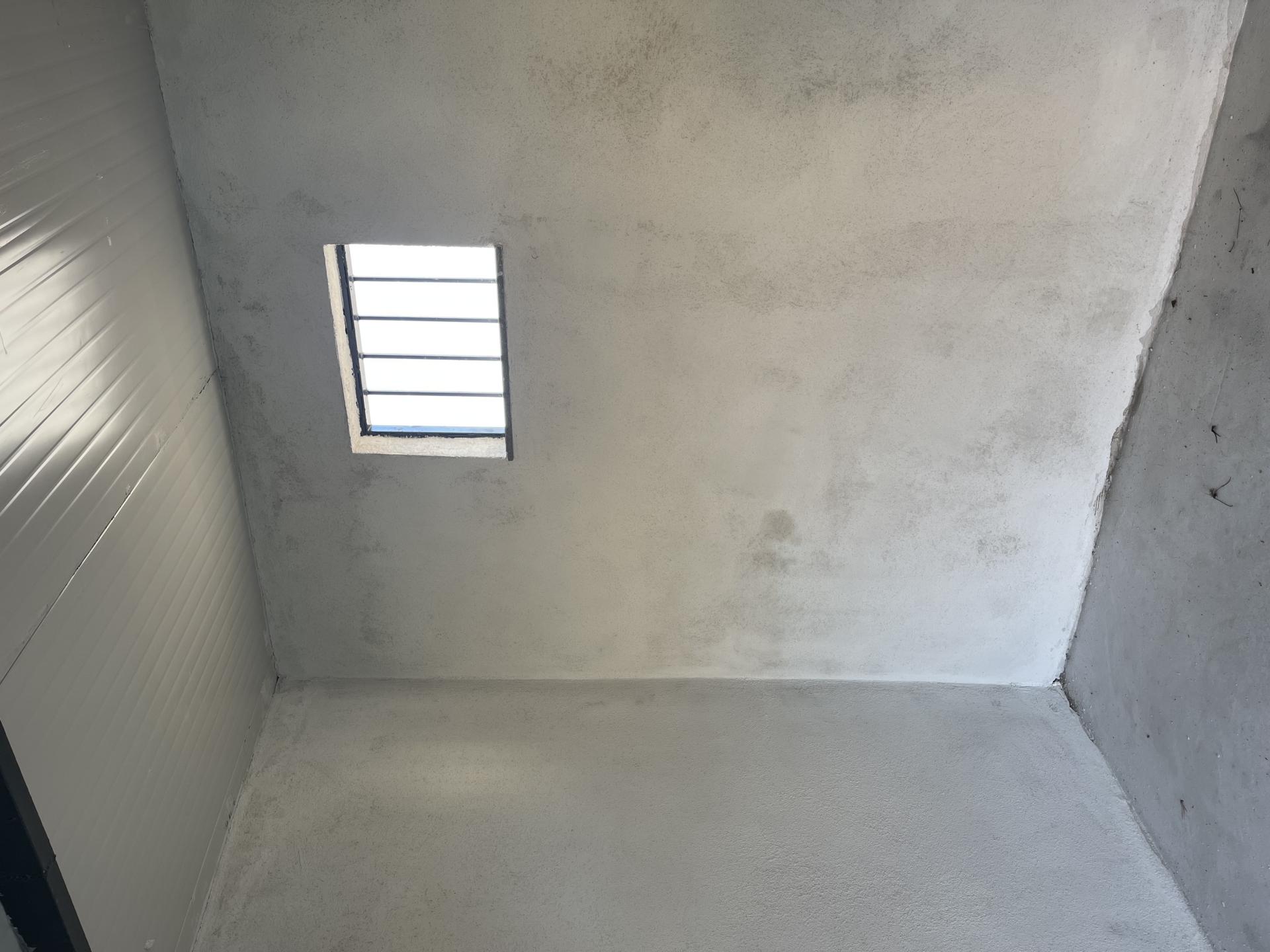 MACCARESE FRONTE STAZIONE MAGAZZINO/BOX AUTO RISTRUTTURATO RIF. V/160