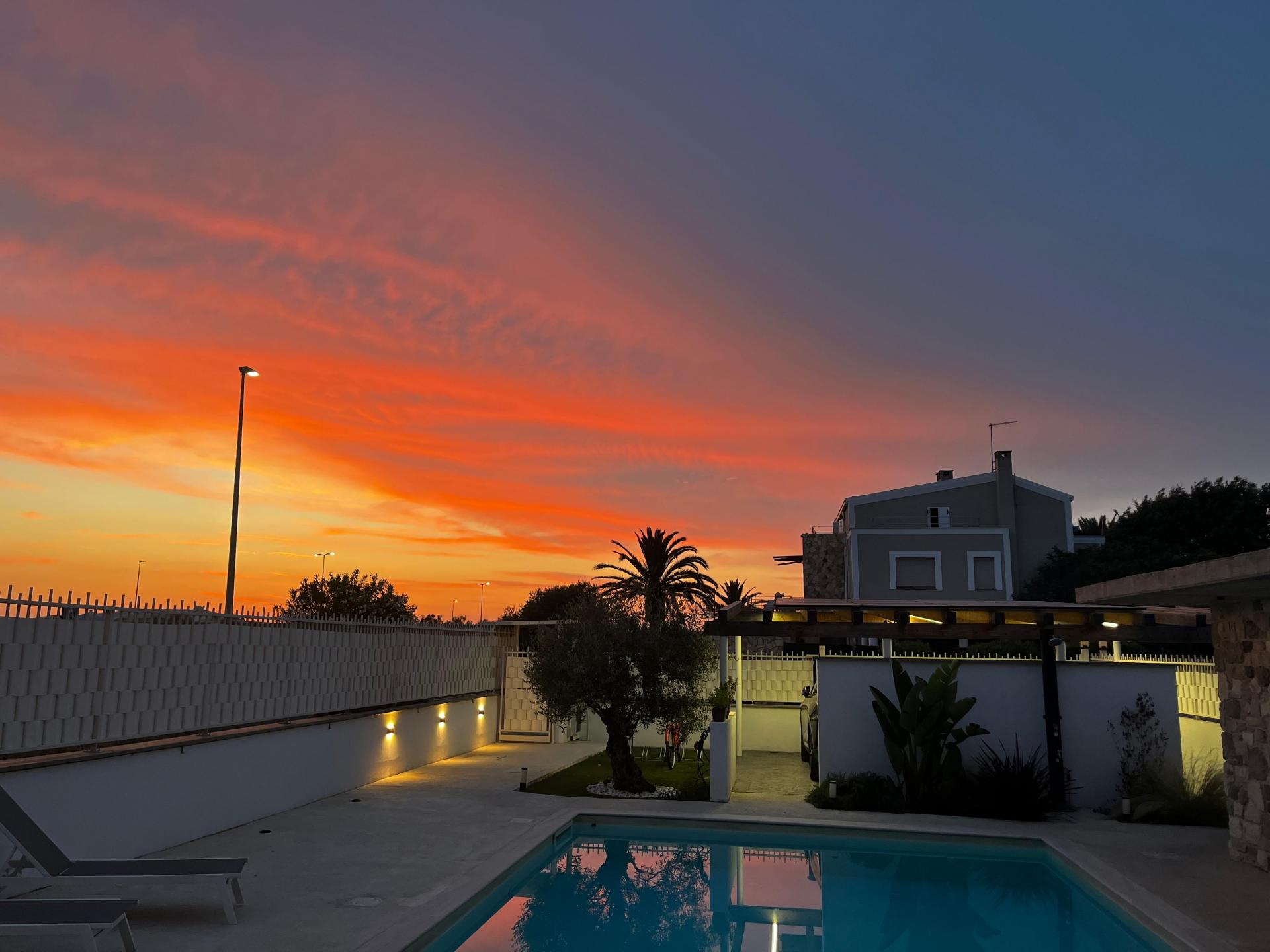FREGENE – PRESTIGIOSA VILLA DI NUOVA COSTRUZIONE CON PISCINA • VISTA MARE • CLASSE A4 RIF. V/100