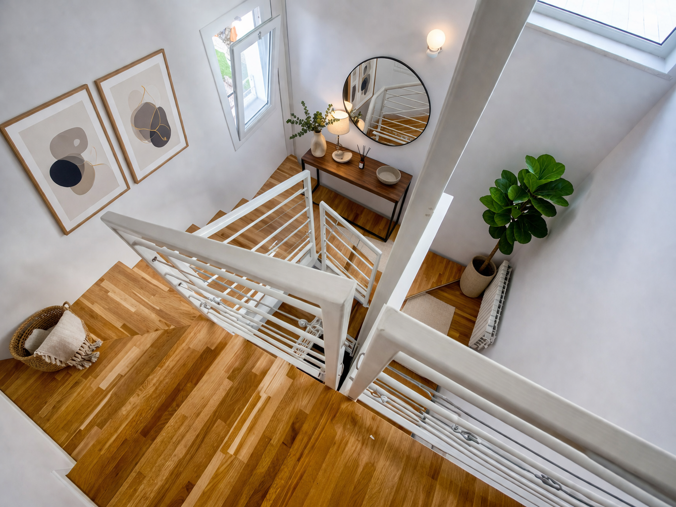 FREGENE CENTRO RIFINITISSIMA VILLA CON GIARDINO E TERRAZZI RIF. V/60